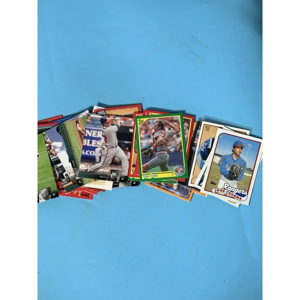 MLB Superstar's Past & Present Base ball Card Lot 100 Cards